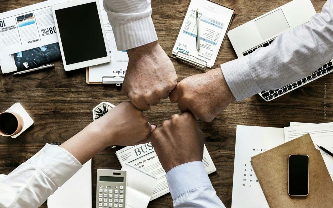 Unternehmen gründen: Firma, Steuern, Marketing, Pitch + Tipps