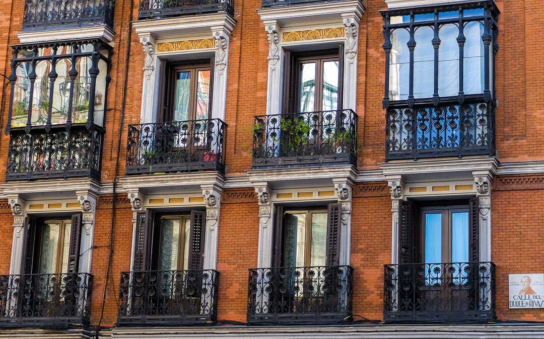 Warum in Immobilien investieren? Gründe & Vermögensaufbau: Darlehen, Mieter und Mietzins & Staatliche Förderung