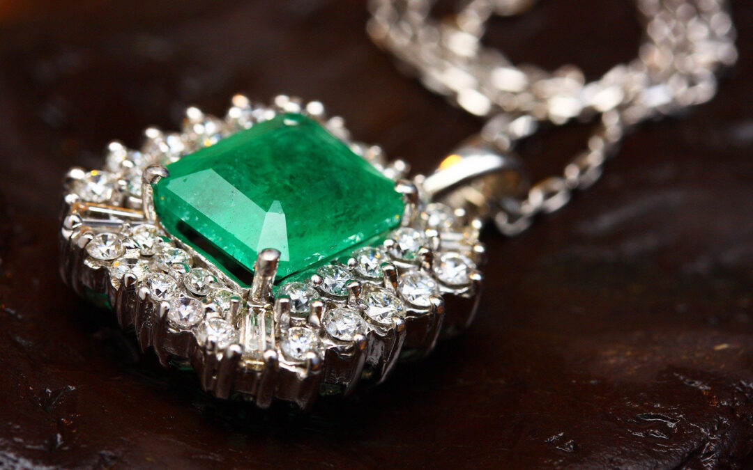 Jade Mineral & Geldanlage: Verwendung, Qualitätskriterien & Kaufratgeber